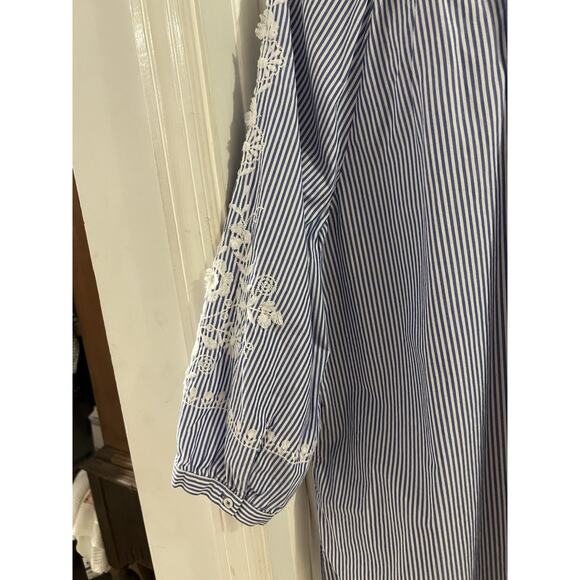 Talbots Blue White Pencil Stripe Floral Embroidered Peasant Top Sz L - Picture 10 of 10